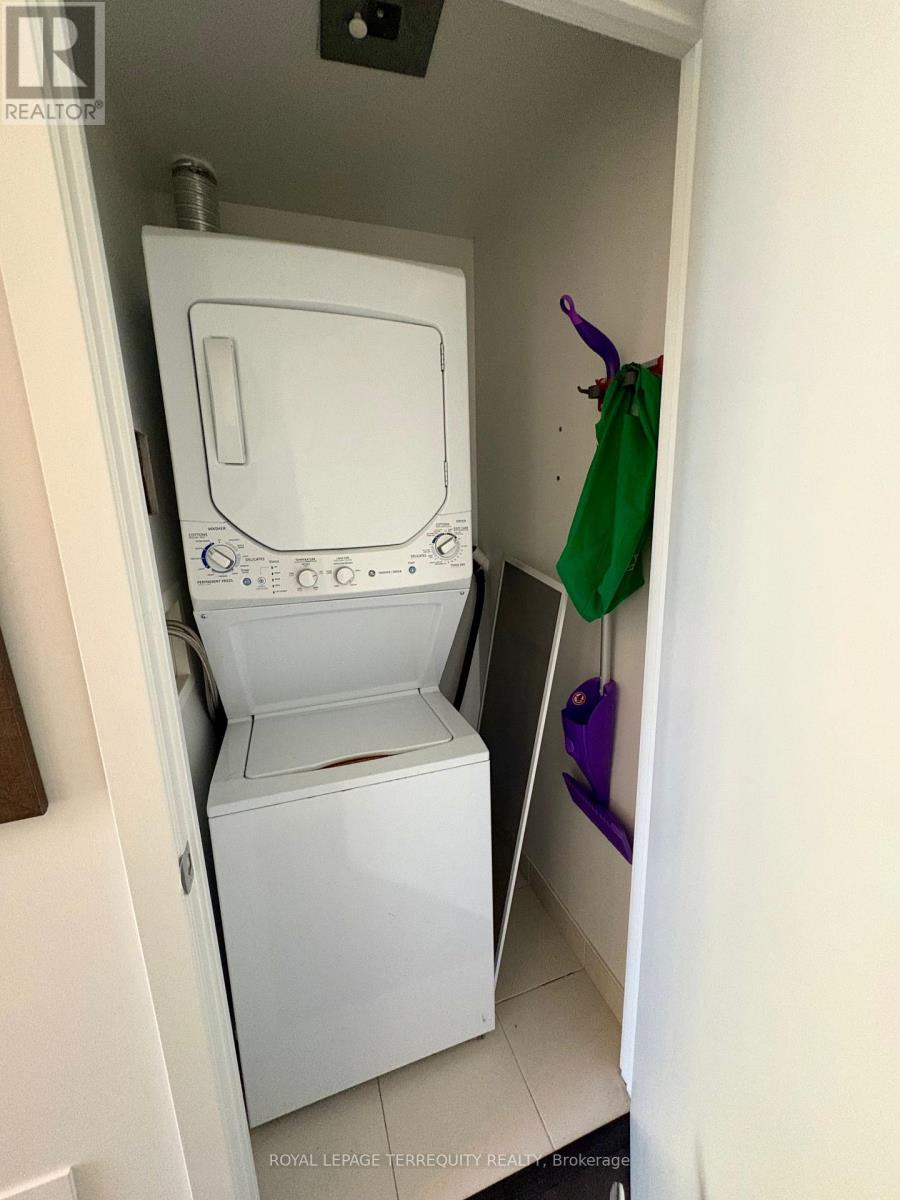 437 - 1830 Bloor Street W, Toronto (High Park North), Ontario  M6P 0A2 - Photo 6 - W12185459