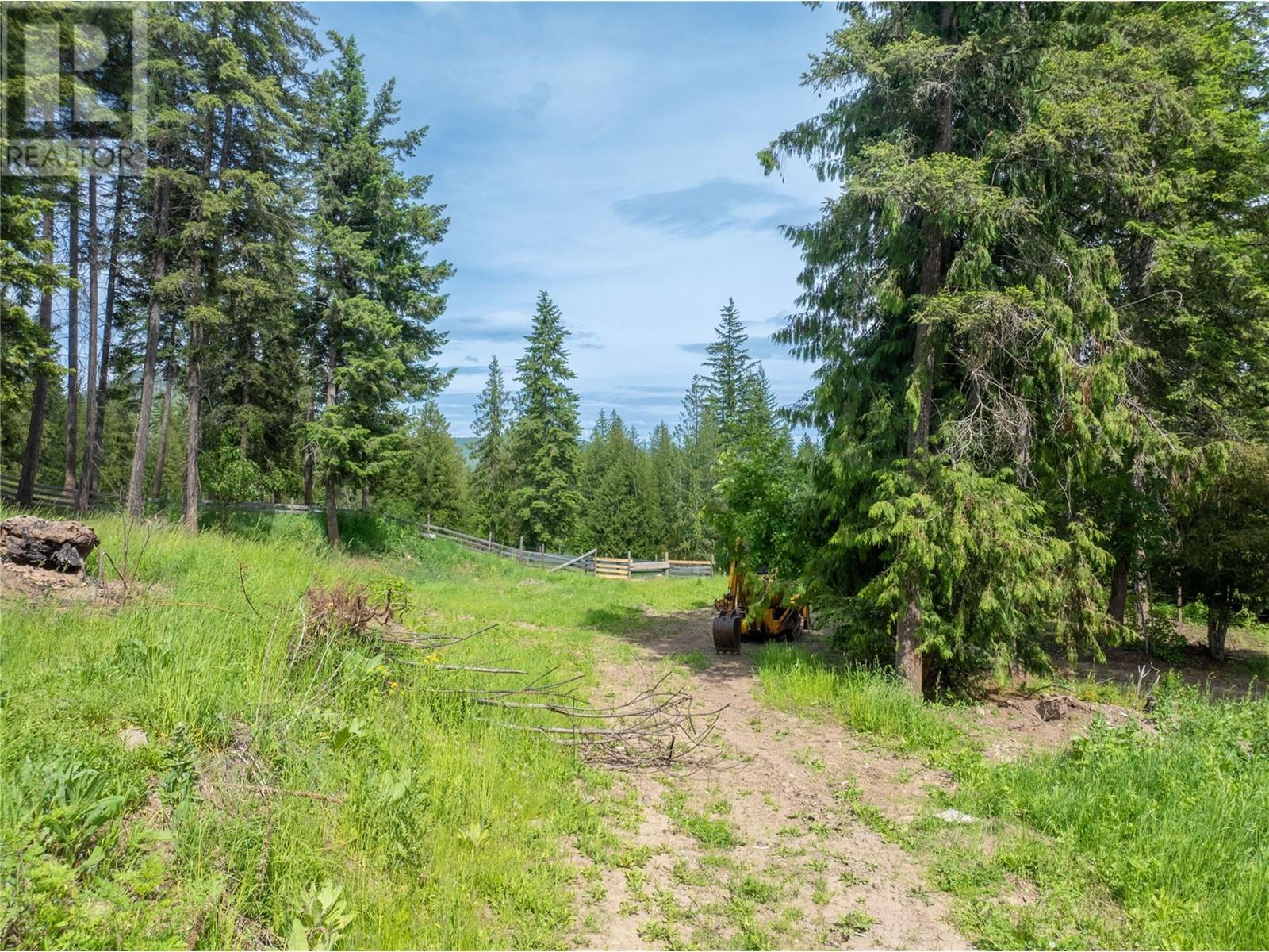 3175 Hautala Road, Sorrento, BC V0E2W0