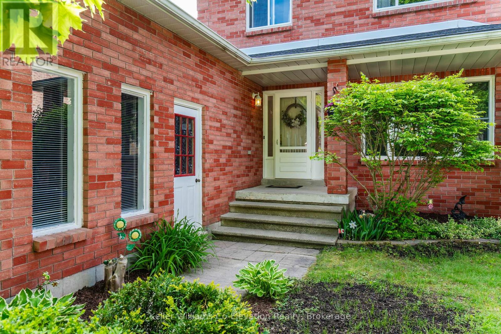 1056 Dina Crescent, Midland, Ontario  L4R 5C6 - Photo 2 - S12185674