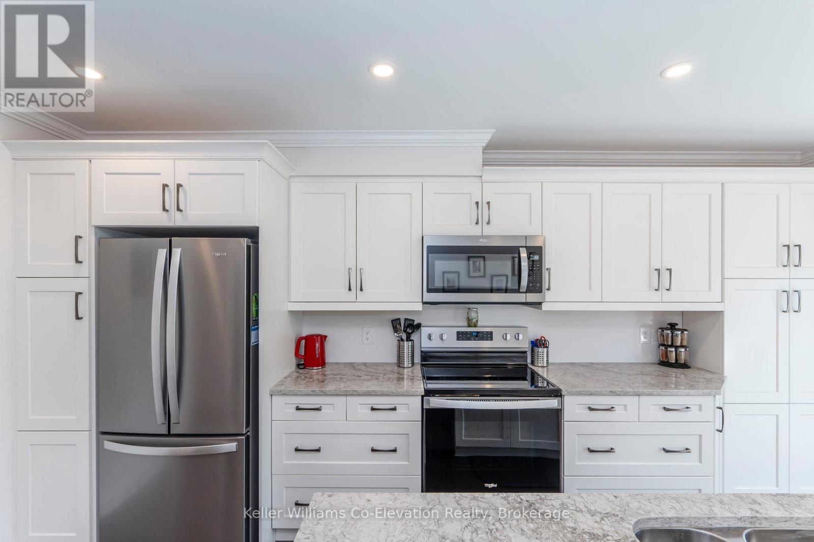 1056 Dina Crescent, Midland, Ontario  L4R 5C6 - Photo 4 - S12185674