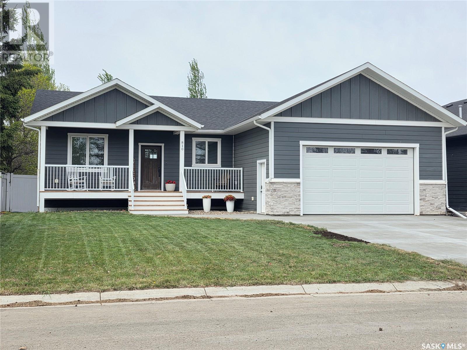 810 Conquest AVENUE, Outlook, Saskatchewan