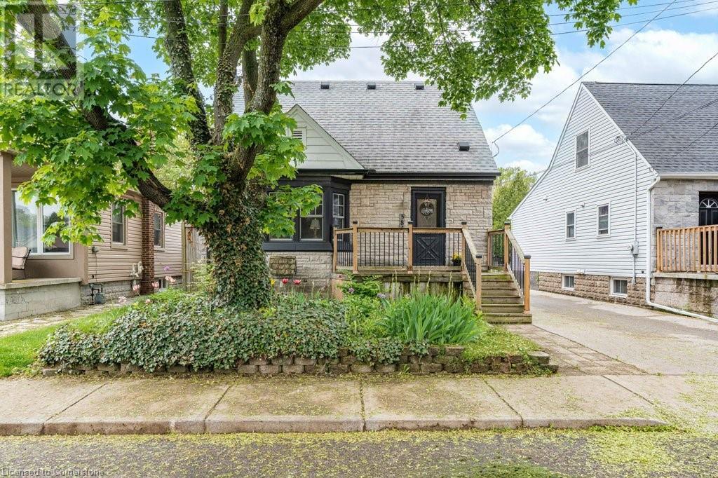 384 Thayer Avenue, Hamilton, Ontario  L9A 1J9 - Photo 1 - 40735582