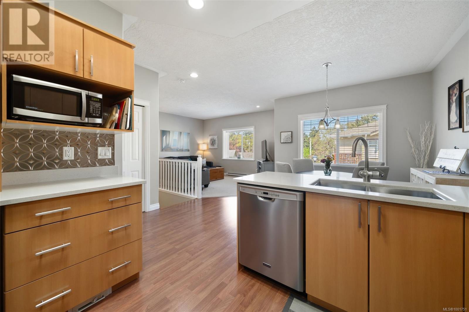 141 951 Goldstream Ave, Langford, British Columbia  V9B 6S5 - Photo 4 - 1001751