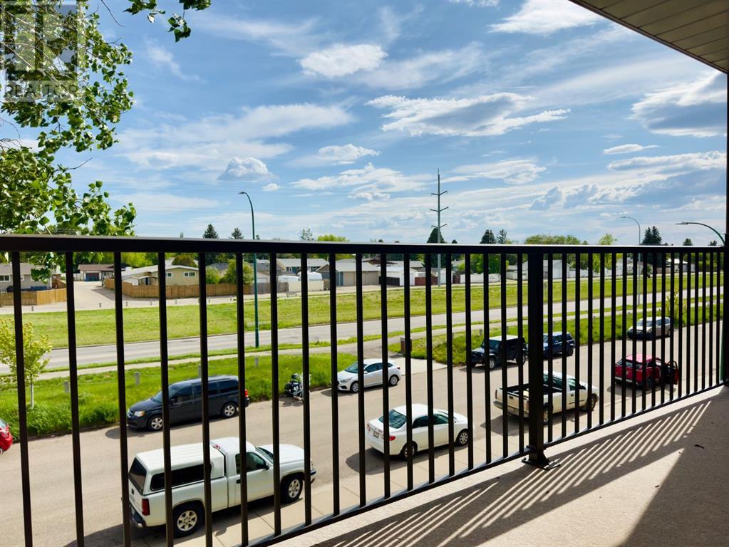302, 85 Foxbend Crescent N, Lethbridge, Alberta  T1H 5T4 - Photo 9 - A2226327