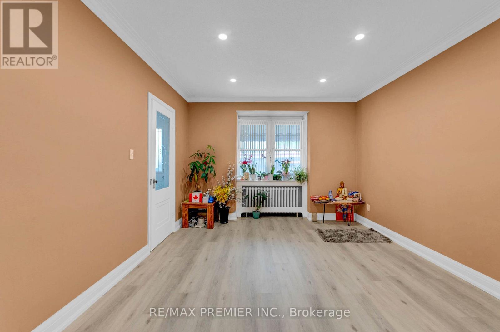 349 Kipling Avenue, Toronto (New Toronto), Ontario  M8V 3K6 - Photo 5 - W12183194