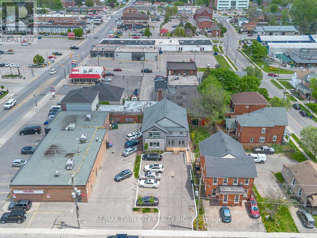 13 BAY STREET, Woodstock, Ontario