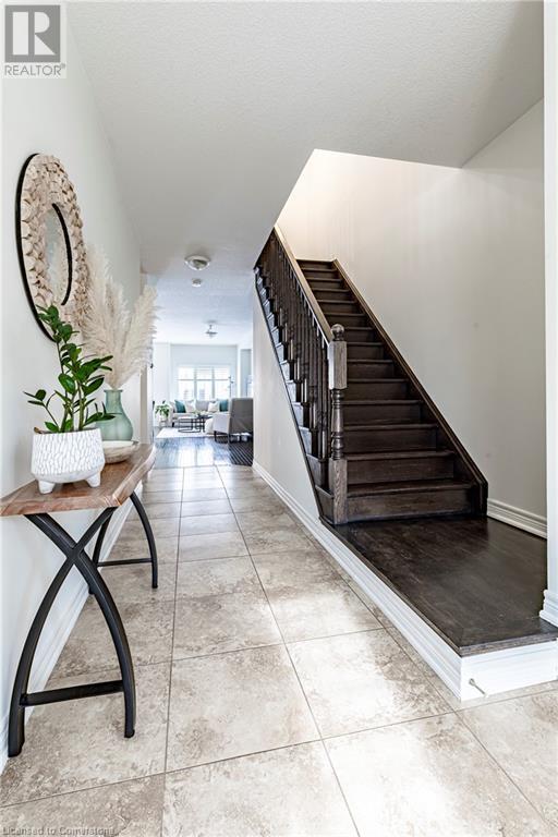 32 Forest Valley Crescent, Dundas, Ontario  L9H 0A7 - Photo 4 - 40719183
