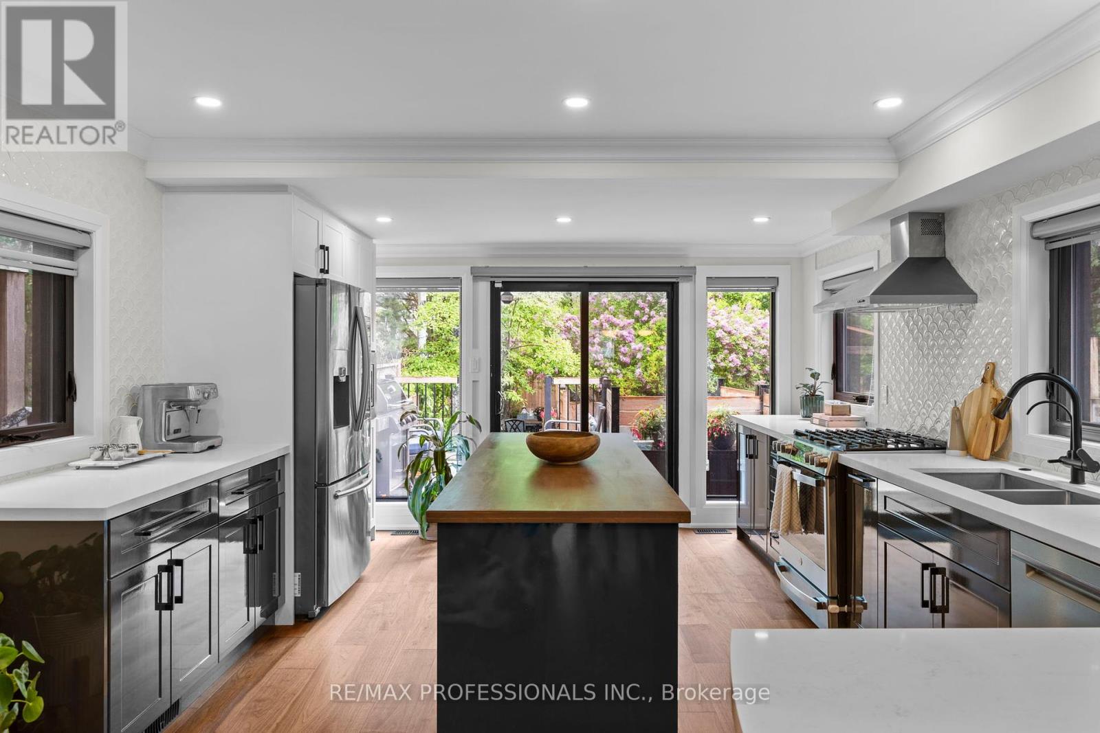 37 West Lynn Avenue, Toronto (Woodbine Corridor), Ontario  M4C 3V9 - Photo 15 - E12185619