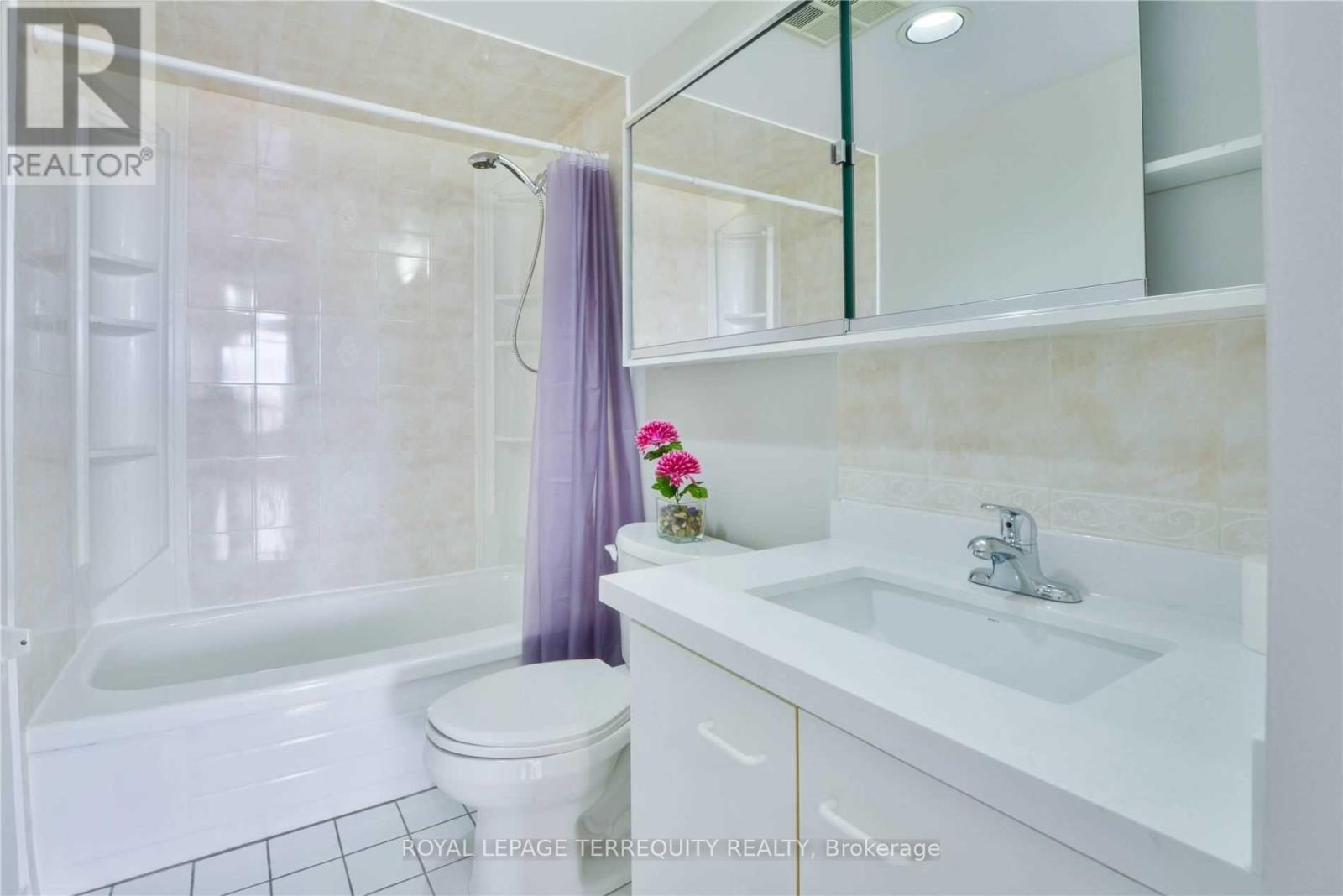 408 - 8501 Bayview Avenue, Richmond Hill (Doncrest), Ontario  L4B 3J7 - Photo 8 - N12185612