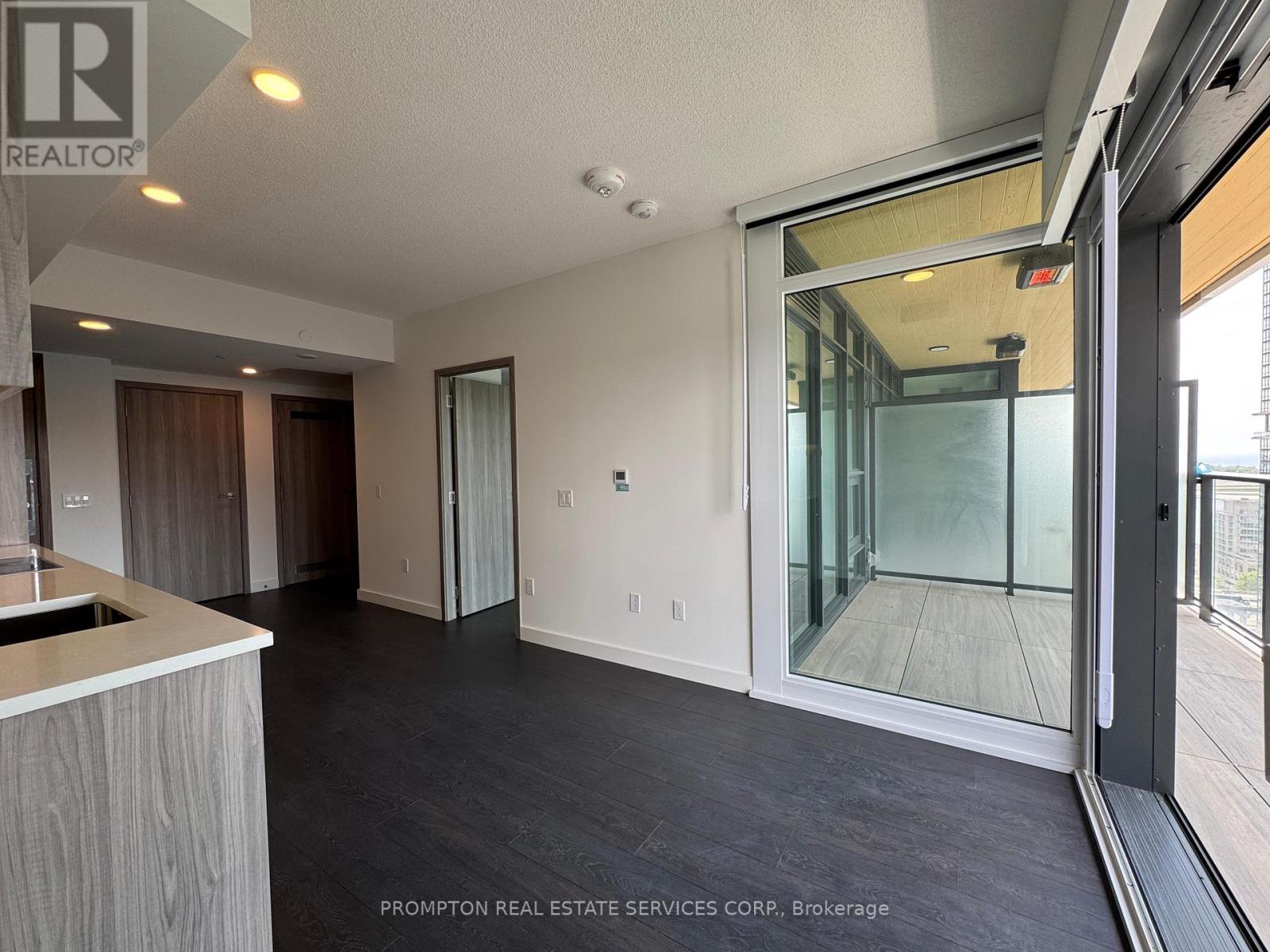 2001 - 3 Concord Cityplace Way, Toronto, Ontario  M5V 0X3 - Photo 17 - C12182514