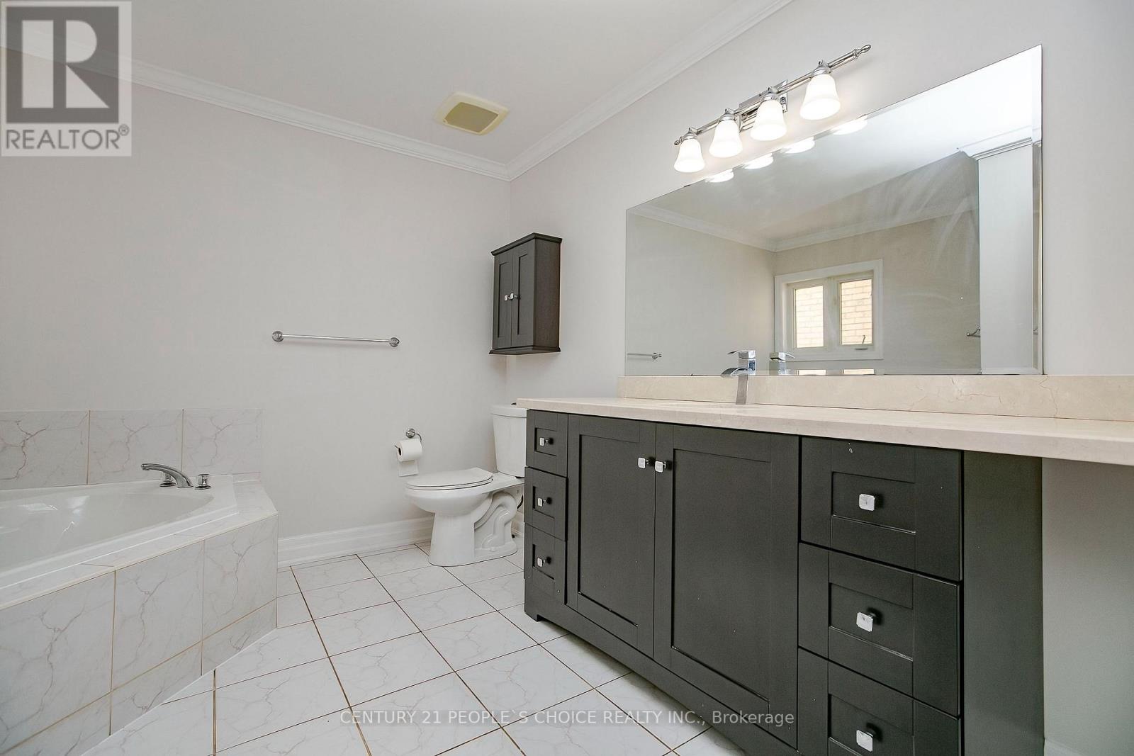46 Creekwood Drive, Brampton, Ontario  L7A 1J3 - Photo 24 - W12185453