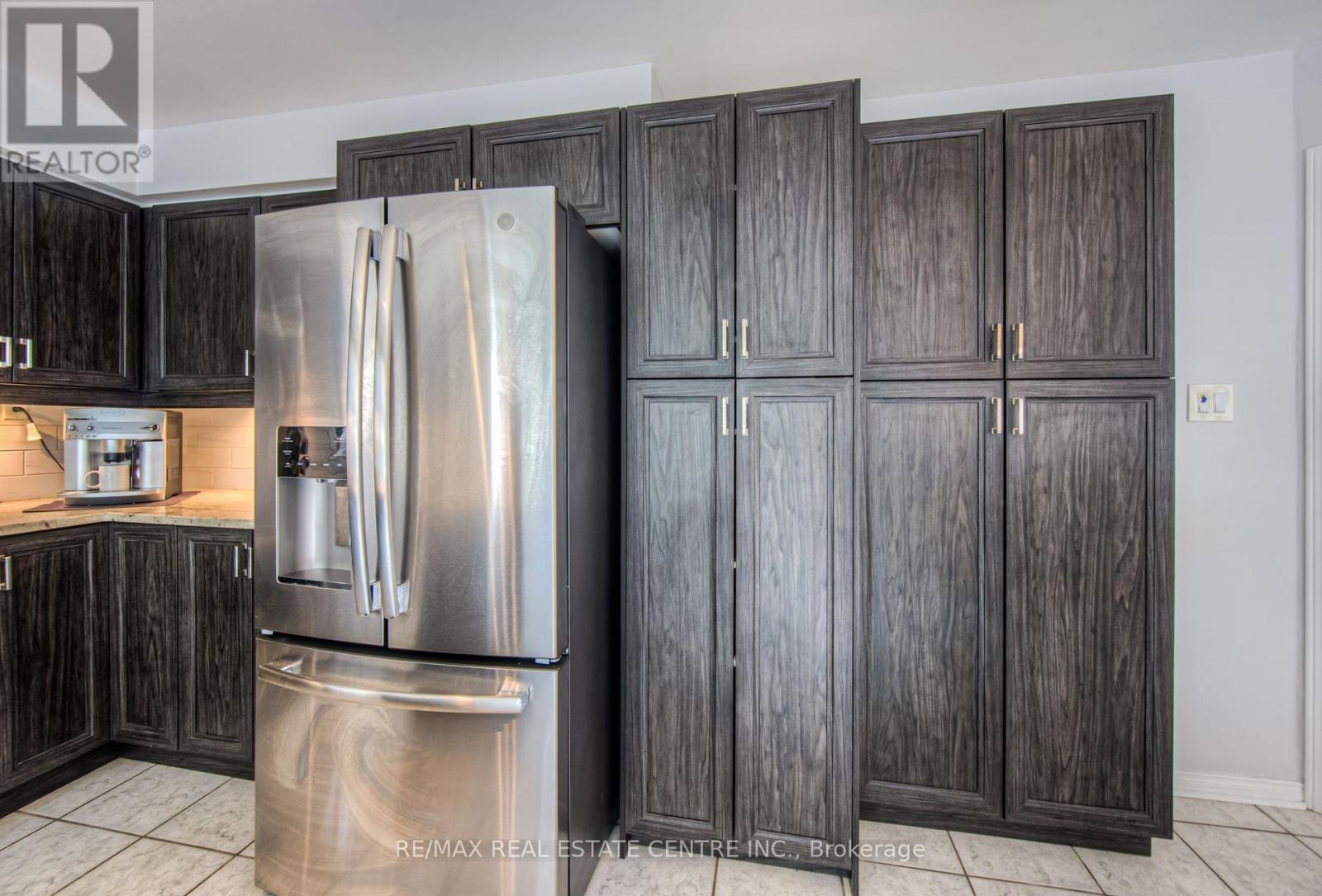 11 Anderson Court, Hamilton, Ontario  L9G 4Z7 - Photo 10 - X12171728