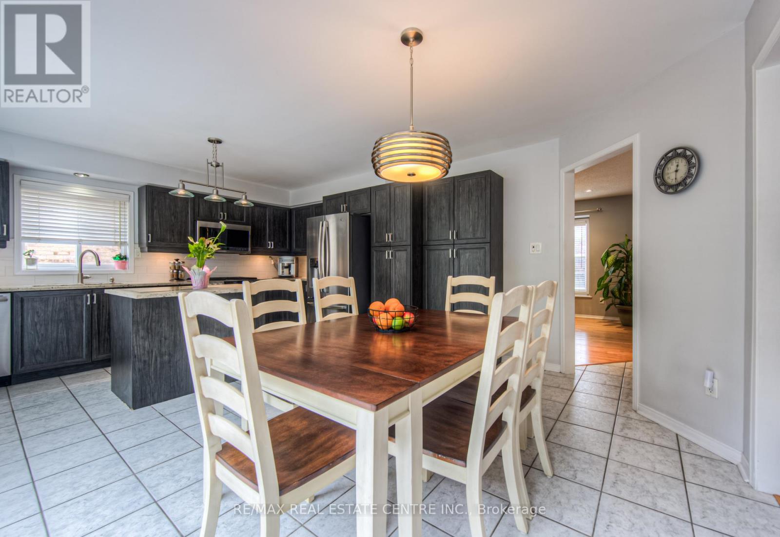 11 Anderson Court, Hamilton, Ontario  L9G 4Z7 - Photo 8 - X12171728