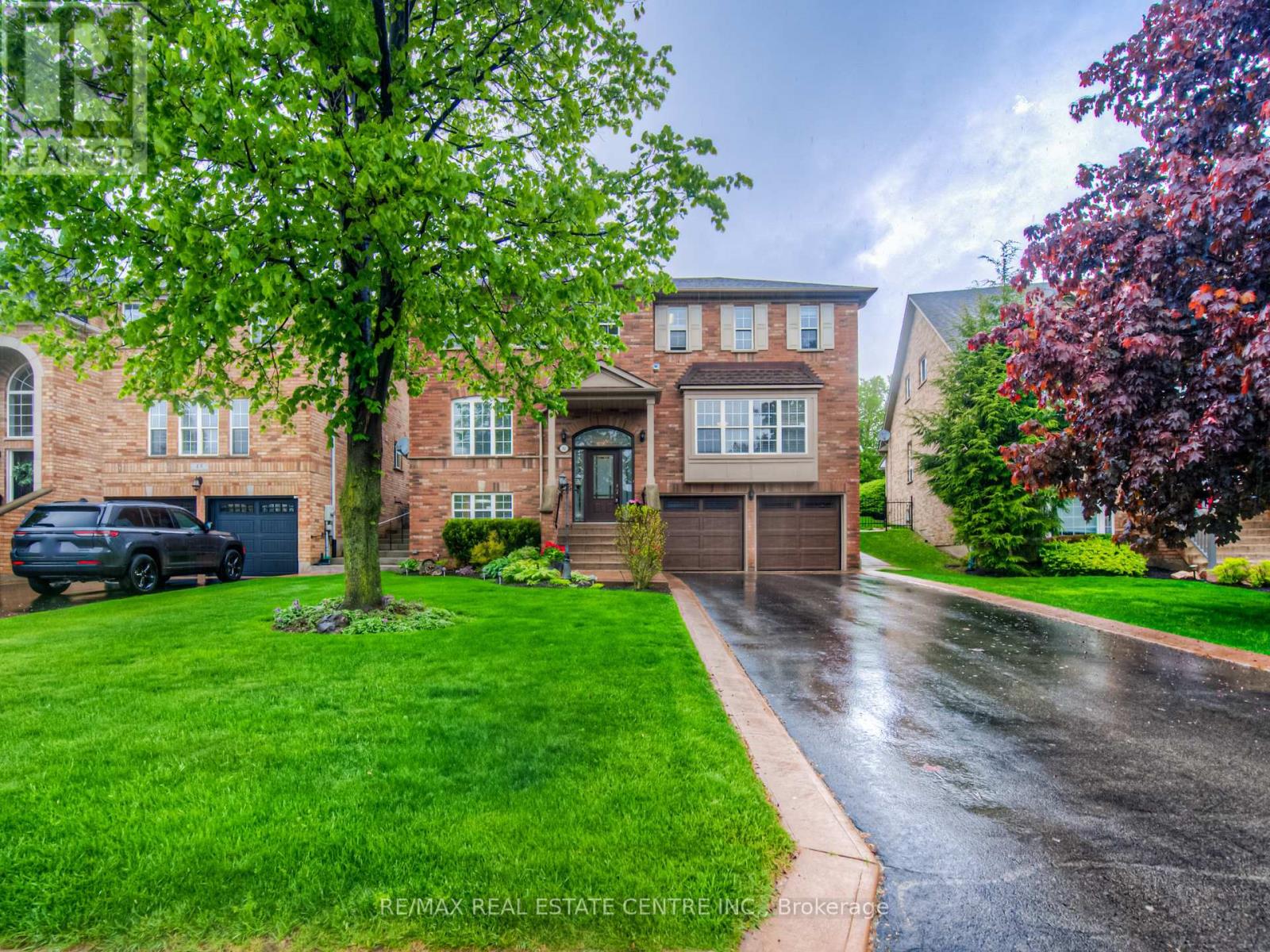 11 Anderson Court, Hamilton, Ontario  L9G 4Z7 - Photo 4 - X12171728