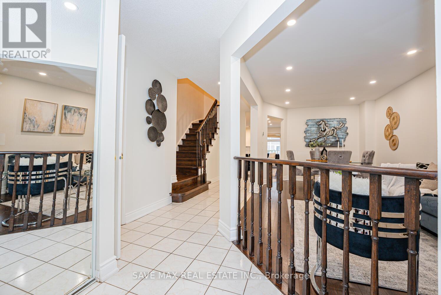 Property at 945 APPLECROFT CIRCLE image 5