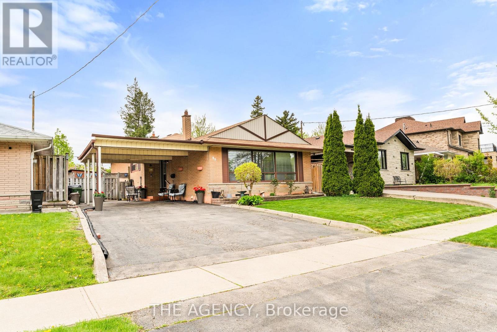 65 Barkwin Drive, Toronto, Ontario  M9V 2W5 - Photo 2 - W12185653