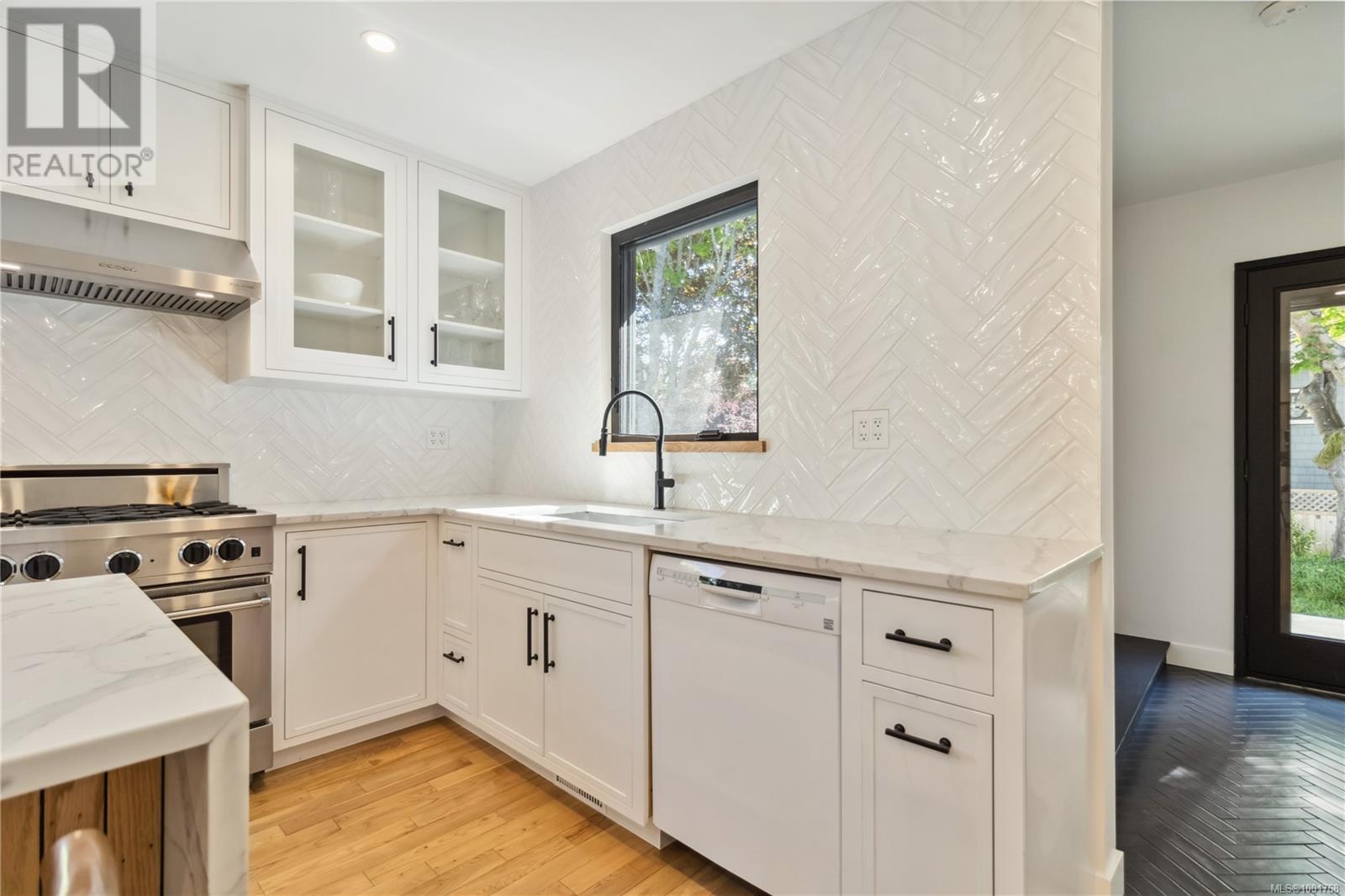 Property at 325 Linden Ave image 1