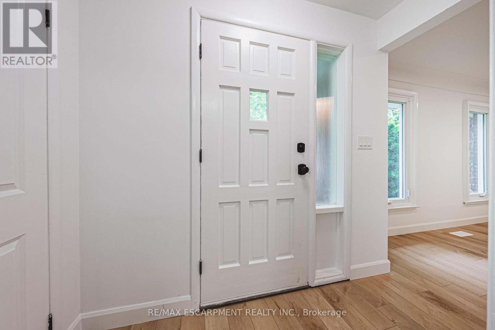 224 West 16th Street, Hamilton (Buchanan), Ontario  L9C 4C6 - Photo 11 - X12185528