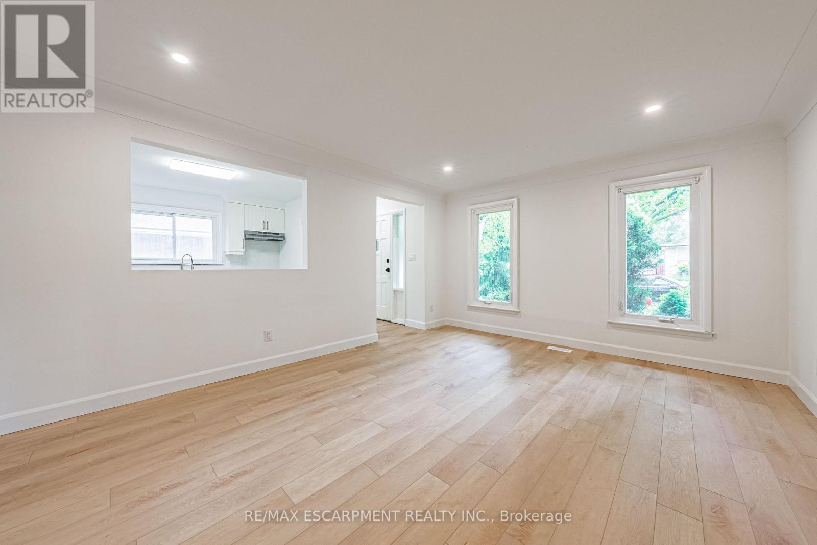 224 West 16th Street, Hamilton (Buchanan), Ontario  L9C 4C6 - Photo 15 - X12185528