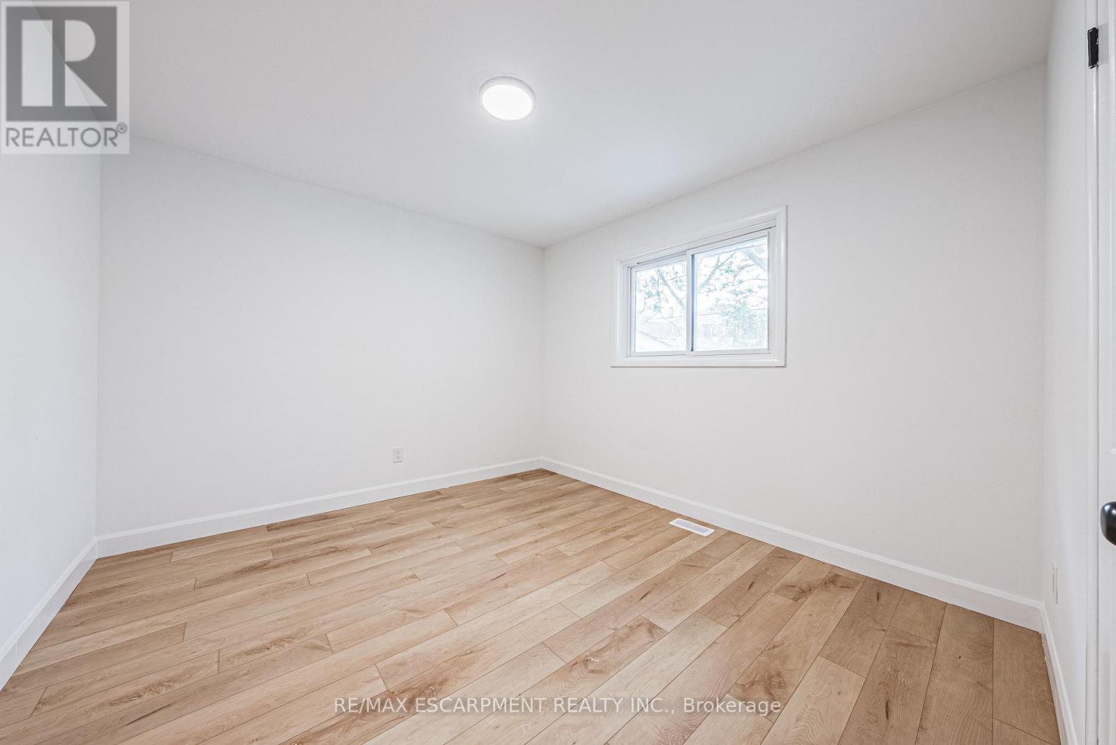 224 West 16th Street, Hamilton (Buchanan), Ontario  L9C 4C6 - Photo 23 - X12185528