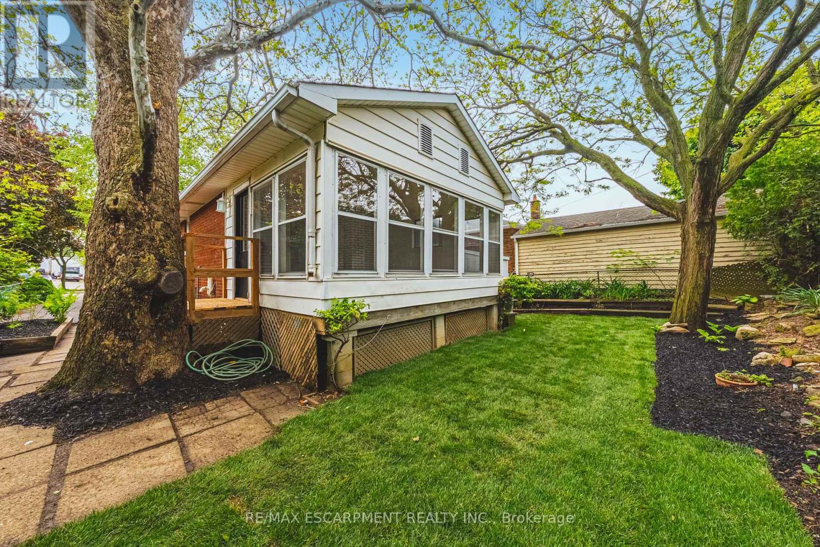 224 West 16th Street, Hamilton (Buchanan), Ontario  L9C 4C6 - Photo 40 - X12185528