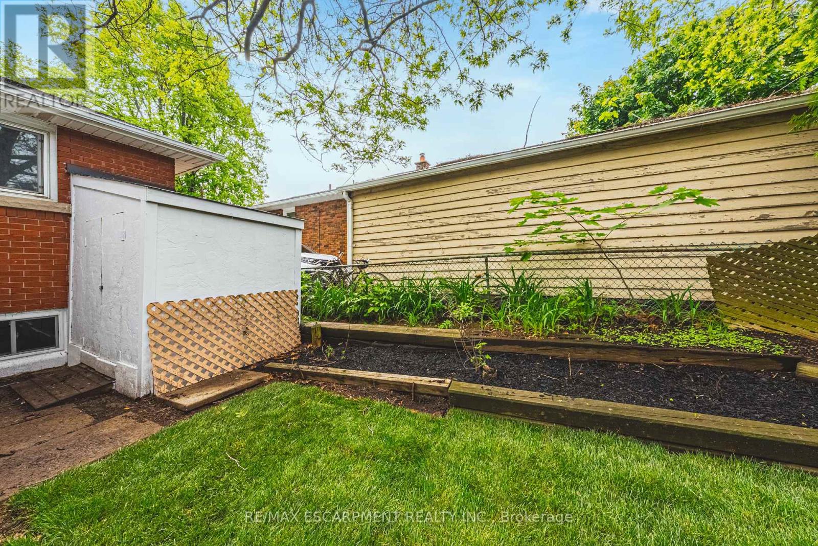 224 West 16th Street, Hamilton (Buchanan), Ontario  L9C 4C6 - Photo 42 - X12185528
