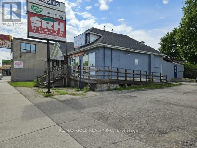1230 Barton Street E, Hamilton (Crown Point), Ontario  L8H 2V8 - Photo 2 - X12185563