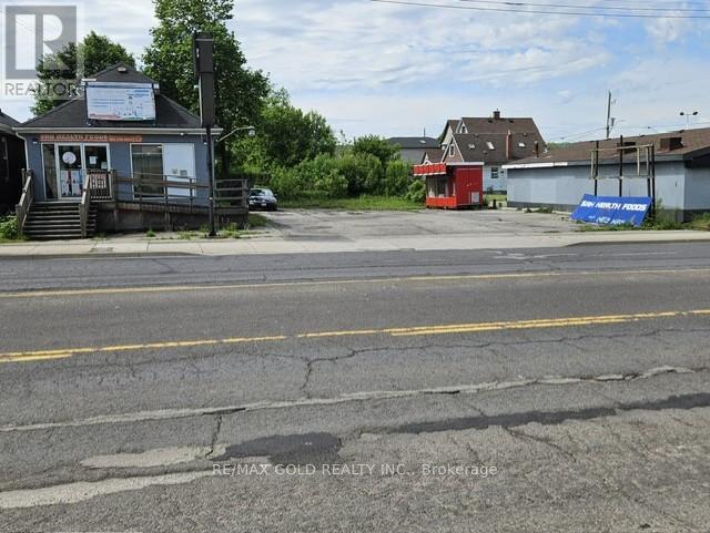 1230 Barton Street E, Hamilton (Crown Point), Ontario  L8H 2V8 - Photo 4 - X12185563