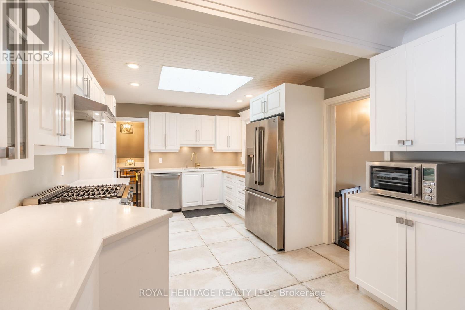 63 Cait Court, Hamilton (Ancaster), Ontario  L5G 1M3 - Photo 13 - X12185571