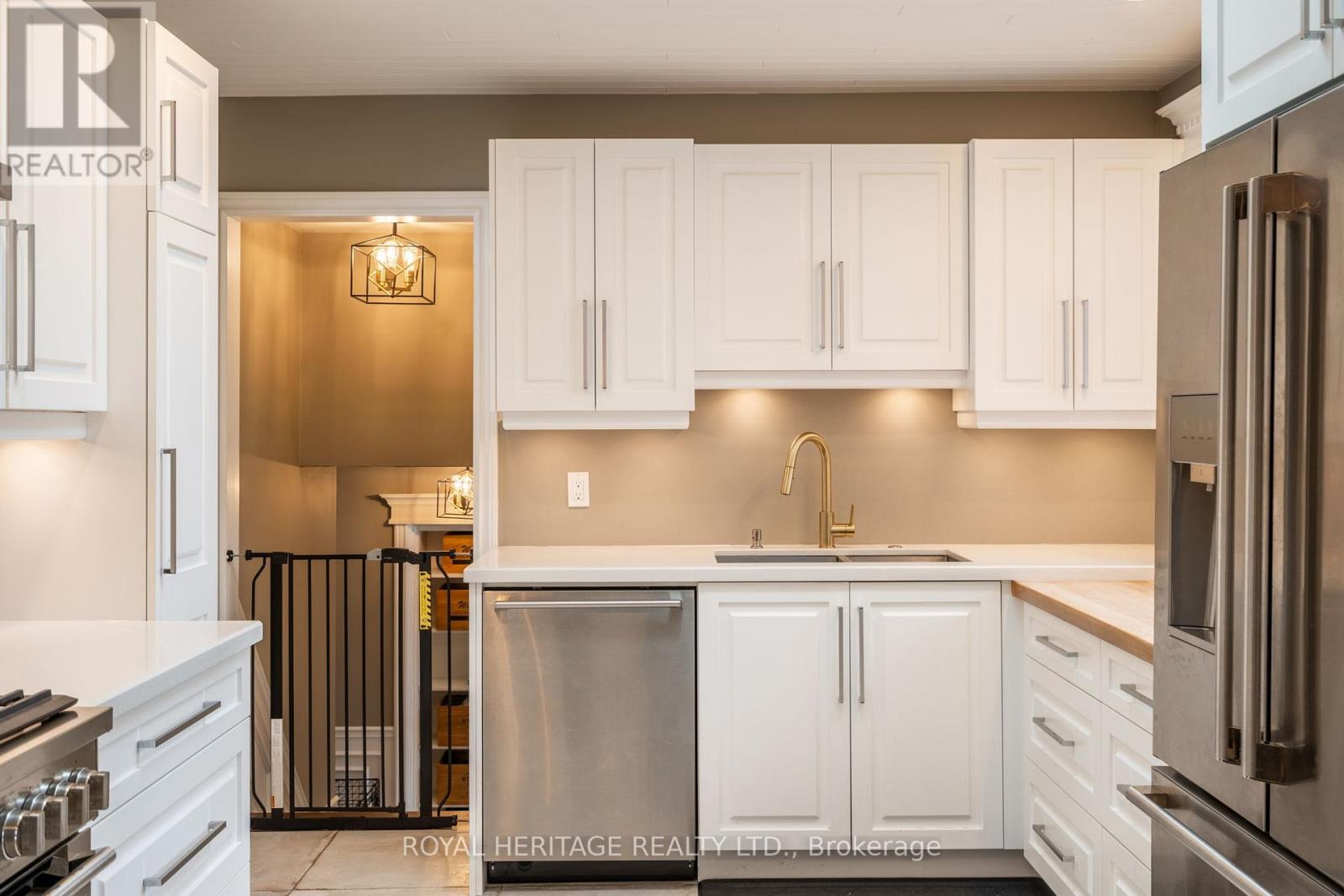 63 Cait Court, Hamilton (Ancaster), Ontario  L5G 1M3 - Photo 14 - X12185571