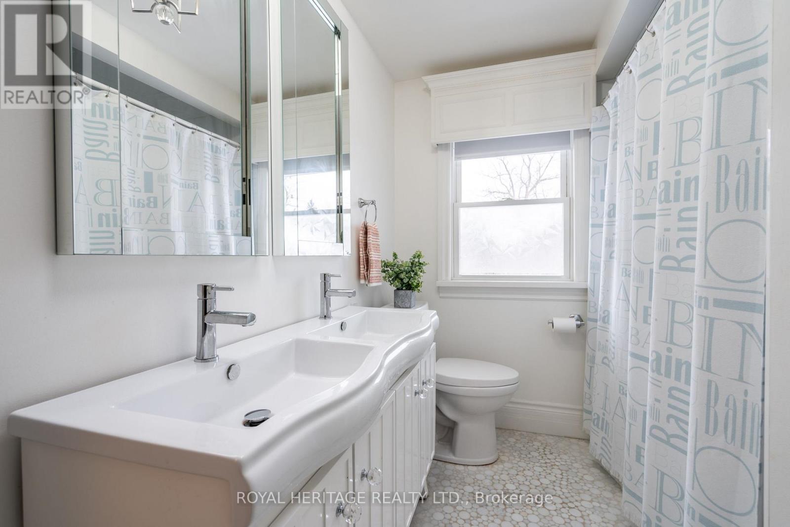 63 Cait Court, Hamilton (Ancaster), Ontario  L5G 1M3 - Photo 26 - X12185571