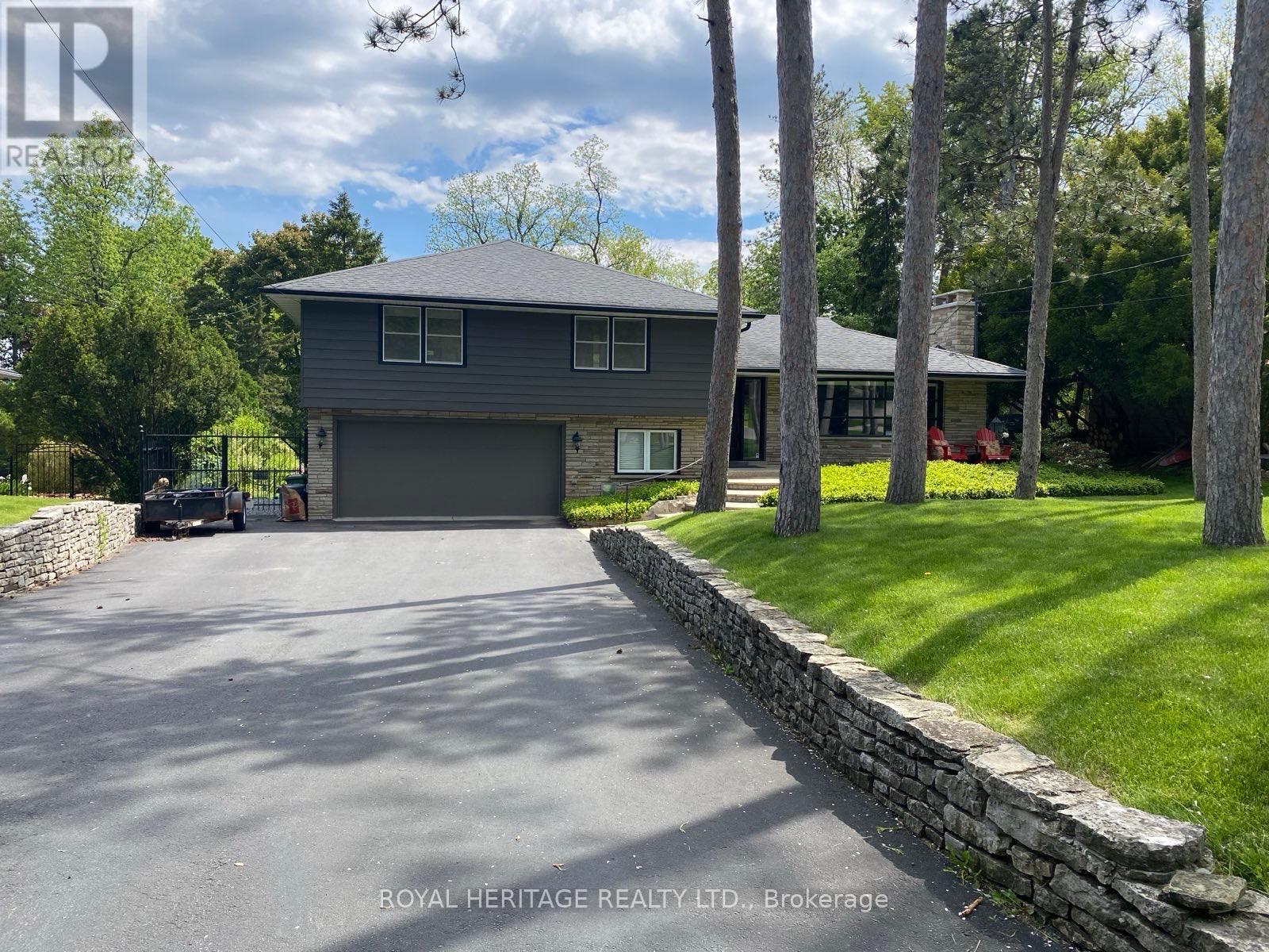 63 Cait Court, Hamilton (Ancaster), Ontario  L5G 1M3 - Photo 3 - X12185571
