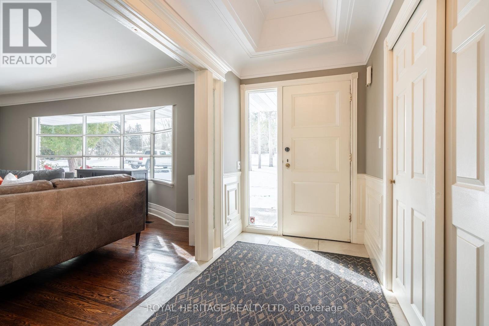 63 Cait Court, Hamilton (Ancaster), Ontario  L5G 1M3 - Photo 7 - X12185571