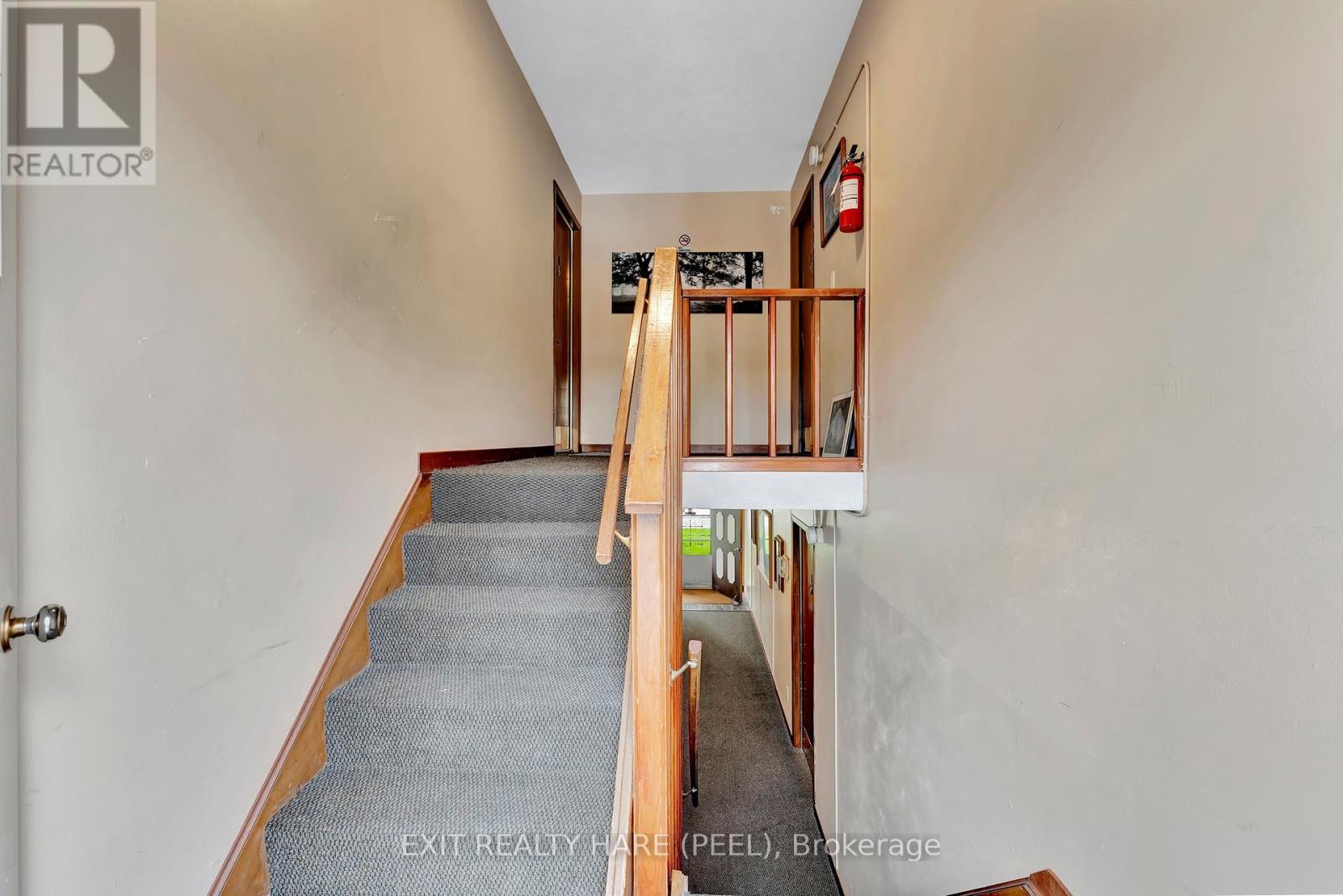52 Hampton Street, Brantford, Ontario  N3S 4K8 - Photo 8 - X12185620