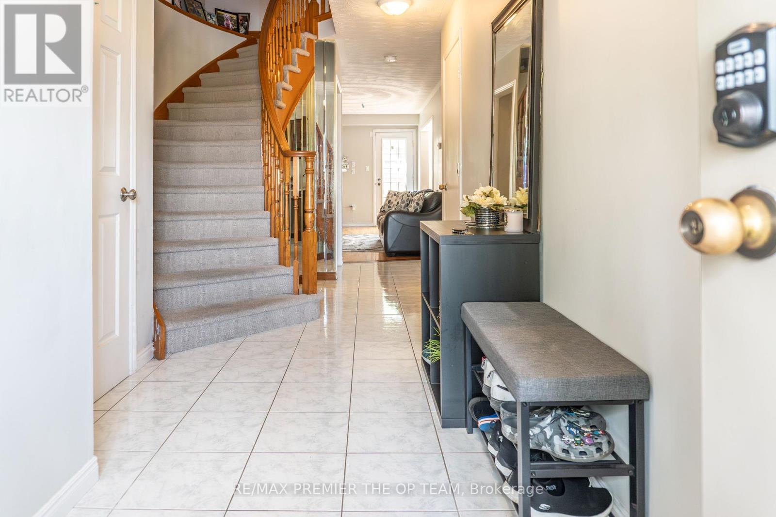 3 - 255 Mount Albion Road, Hamilton (Red Hill), Ontario  L8K 6P7 - Photo 4 - X12185623