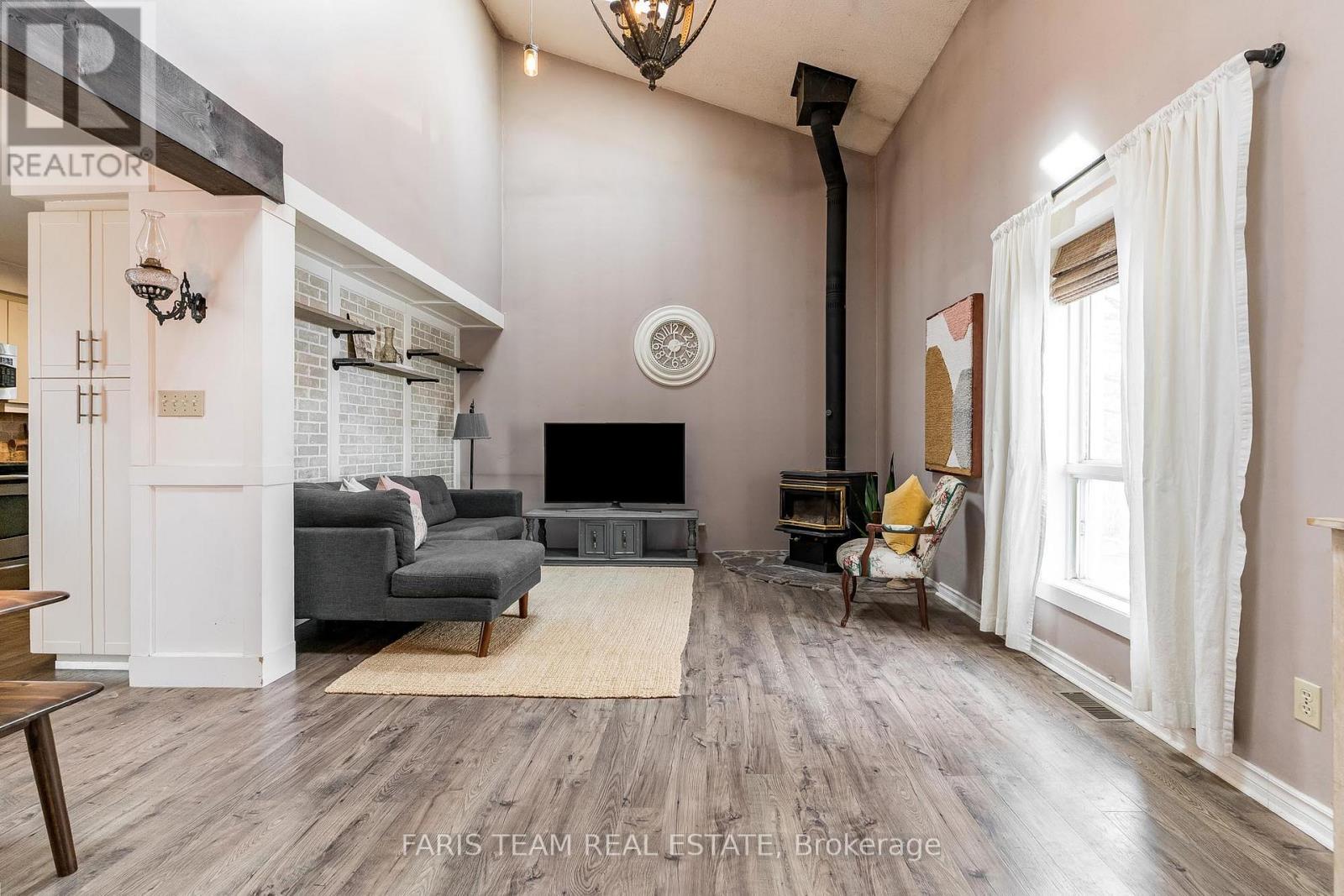 4313 10th Side Road, Bradford West Gwillimbury, Ontario  L3Z 3V7 - Photo 11 - N12021332