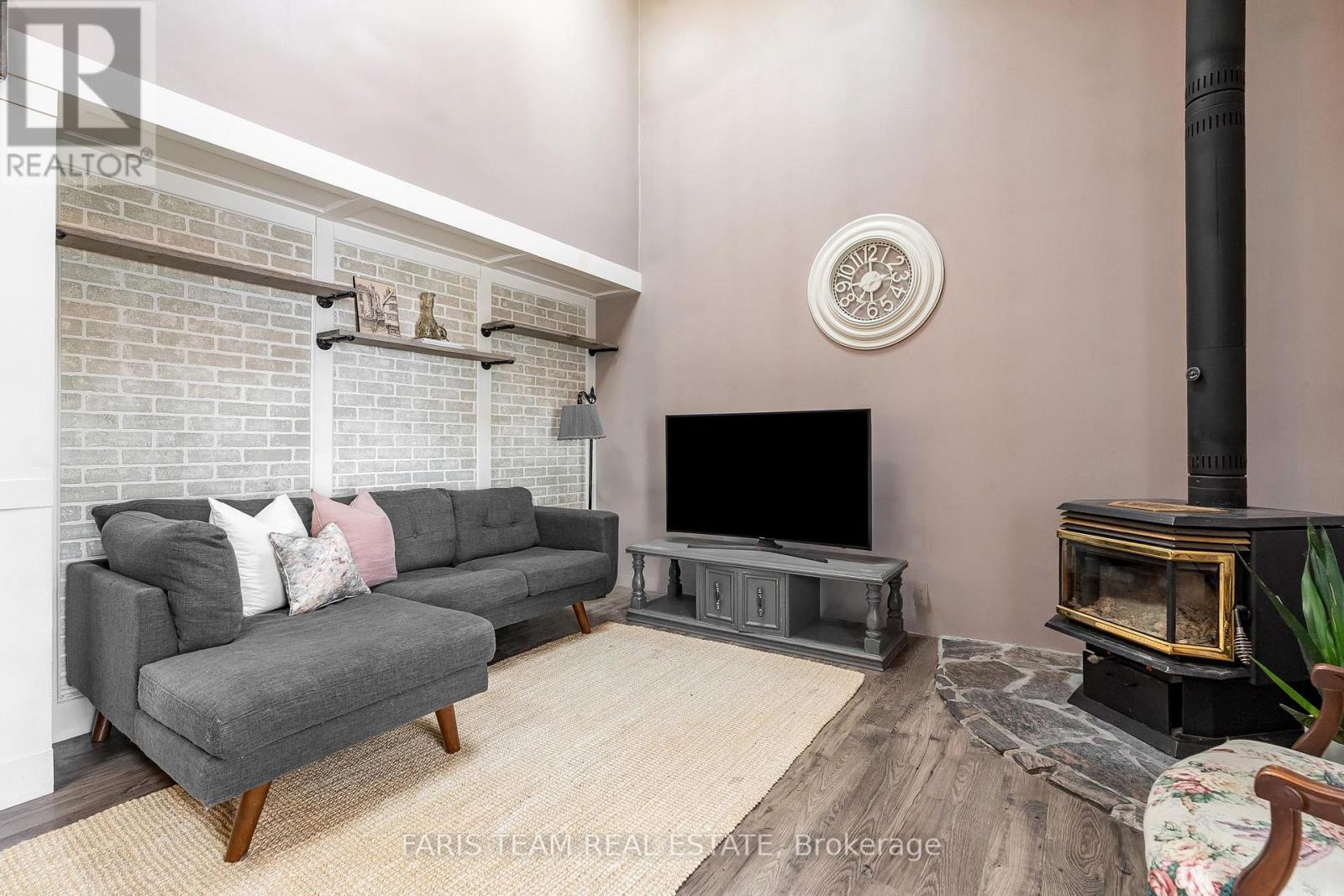 4313 10th Side Road, Bradford West Gwillimbury, Ontario  L3Z 3V7 - Photo 12 - N12021332