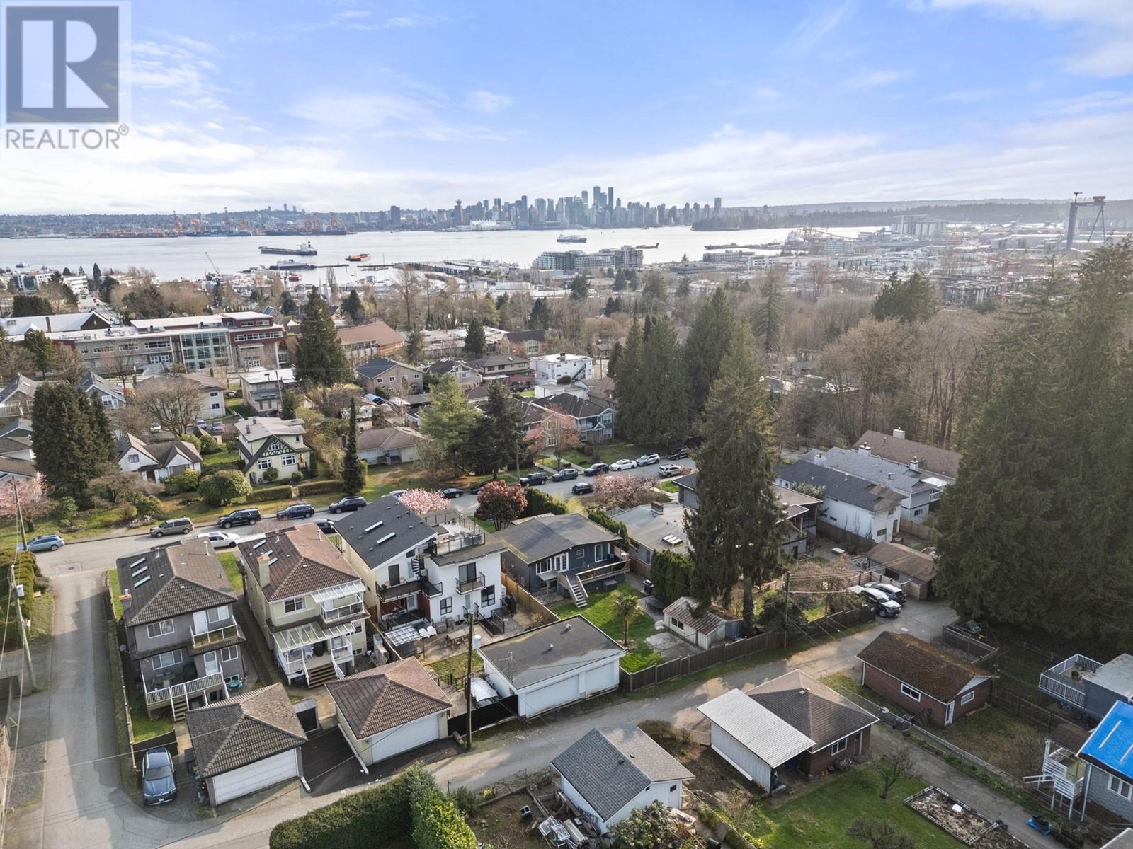 530 W 14th Street, North Vancouver, British Columbia  V7M 1P9 - Photo 24 - R3009308