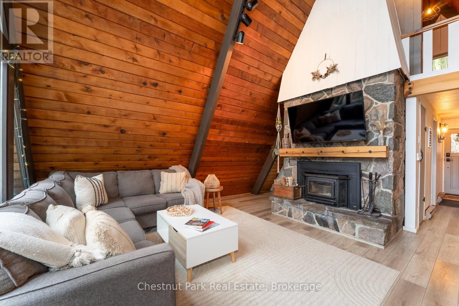 1499 Kennaway Road, Dysart Et Al, Ontario K0M 1S0 - Photo 6 - X12185734
