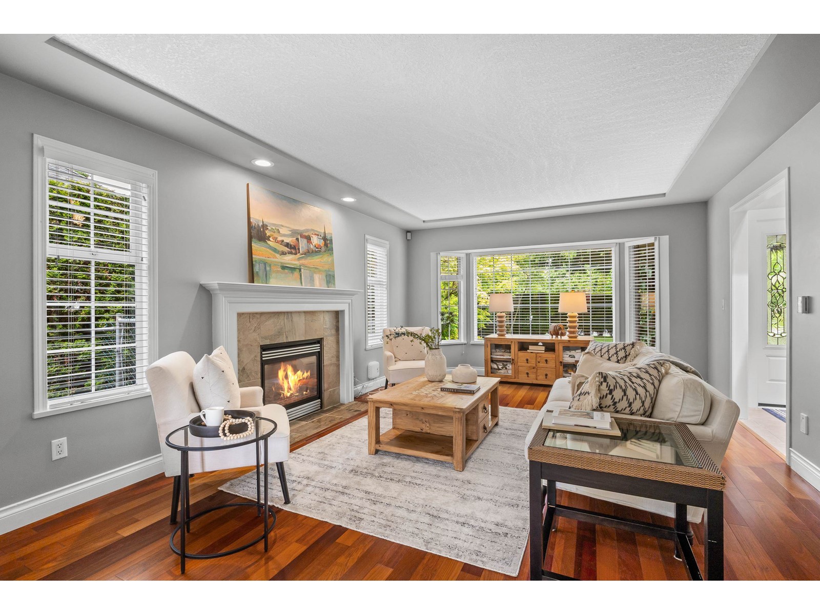 Property at 13808 19A AVENUE image 3