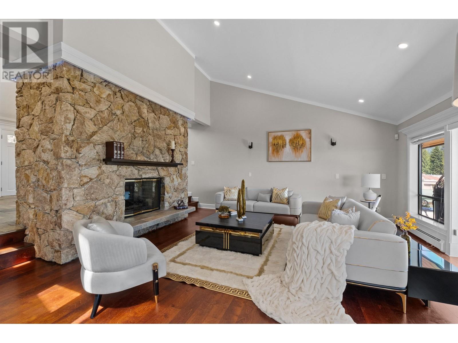 Property at 1521 CHARTWELL DRIVE image 2