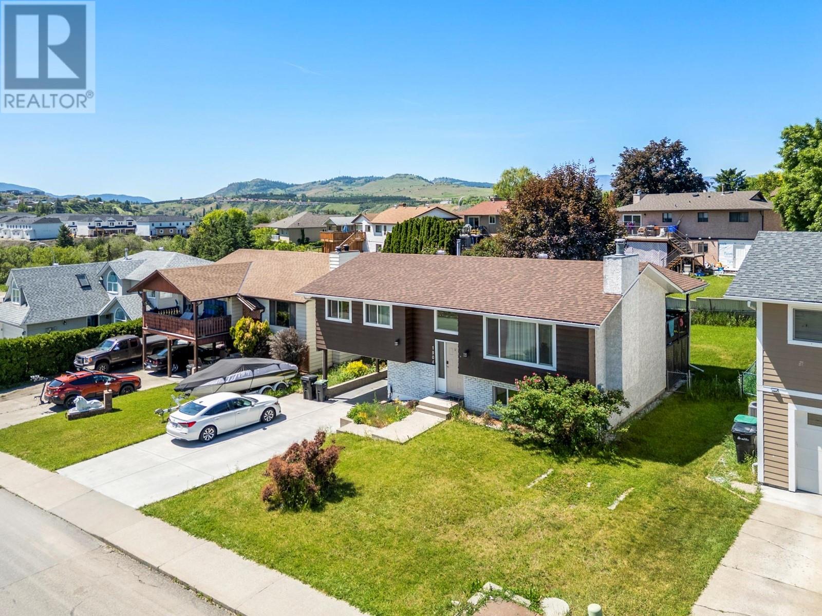 Property at 1904 18 Street image 3