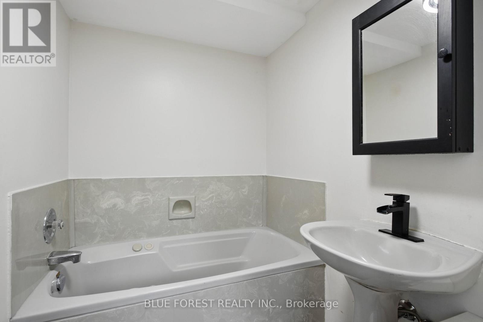 338 Fairview Avenue, London South, Ontario  N6C 4T8 - Photo 19 - X12184486