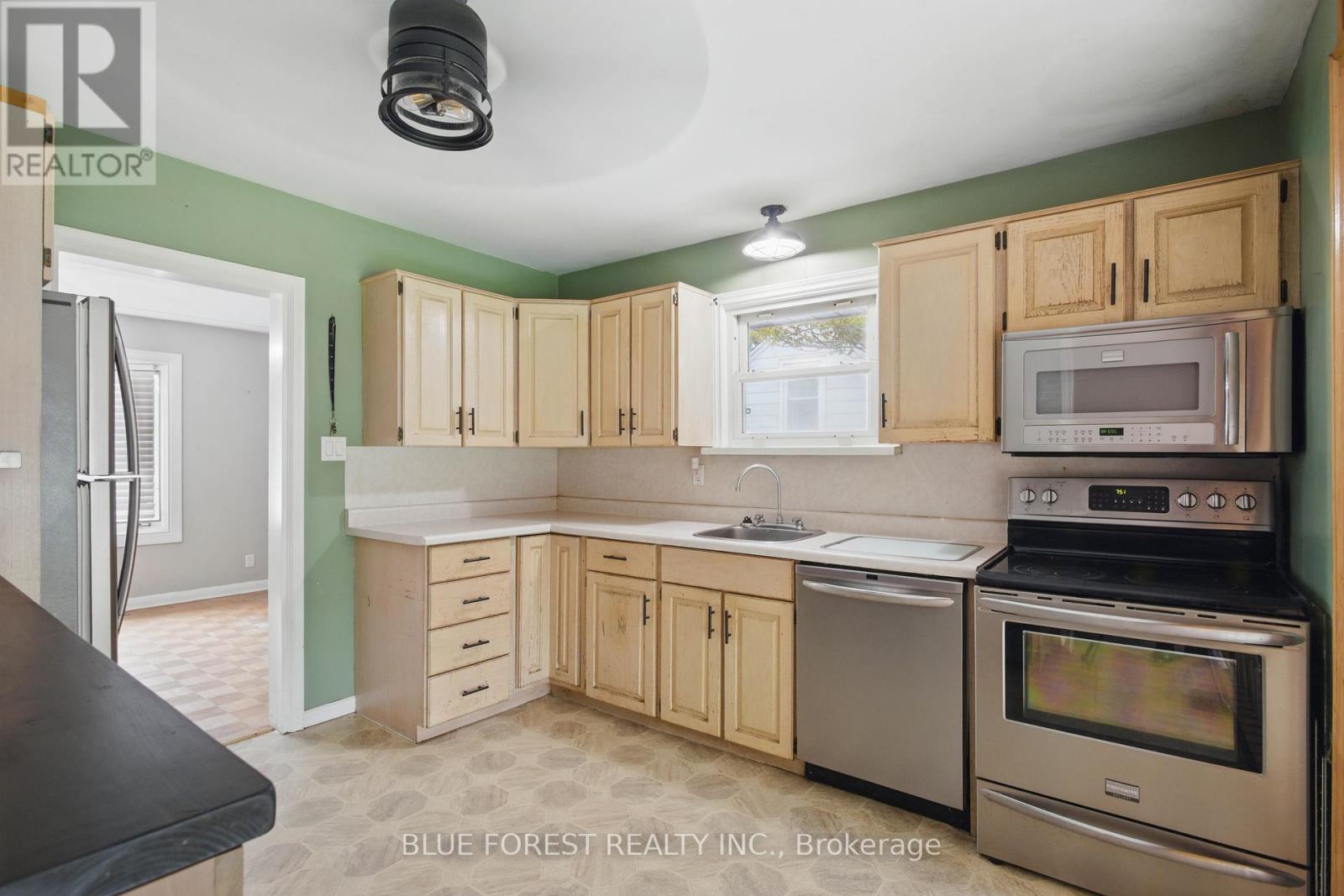 338 Fairview Avenue, London South, Ontario  N6C 4T8 - Photo 49 - X12184486