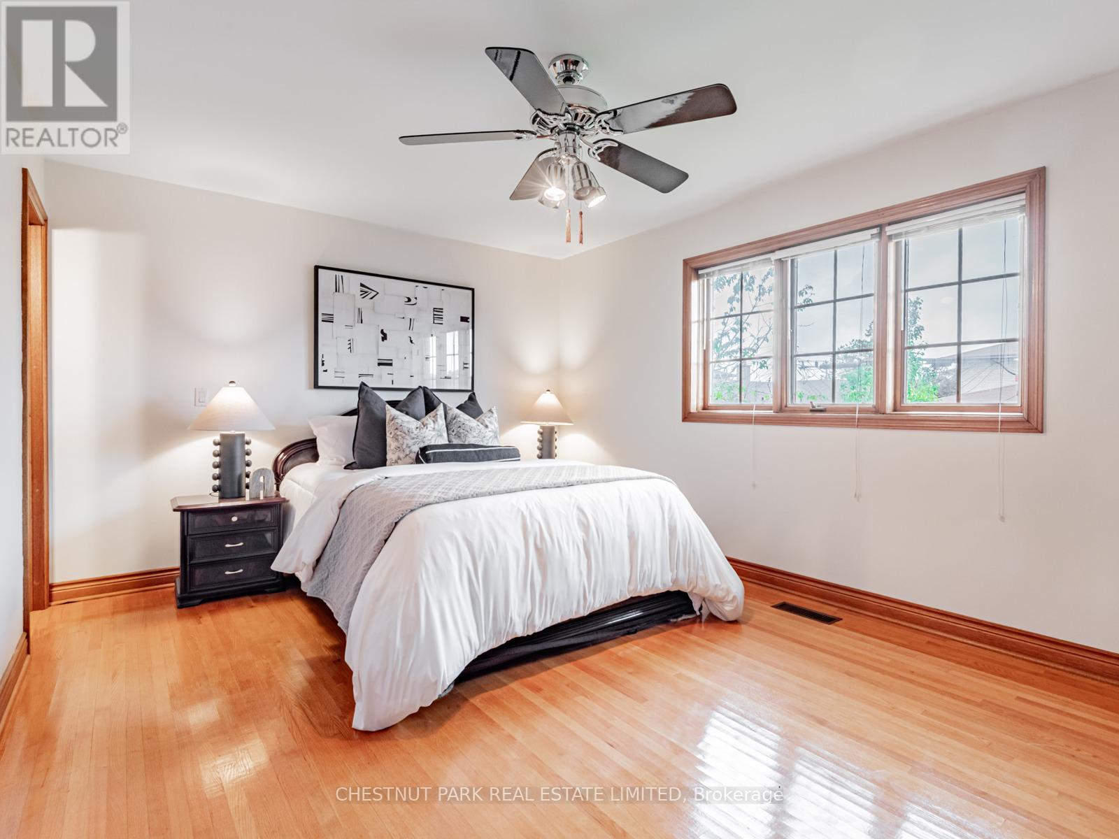256 Cocksfield Avenue, Toronto (Bathurst Manor), Ontario  M3H 3T7 - Photo 16 - C12185467