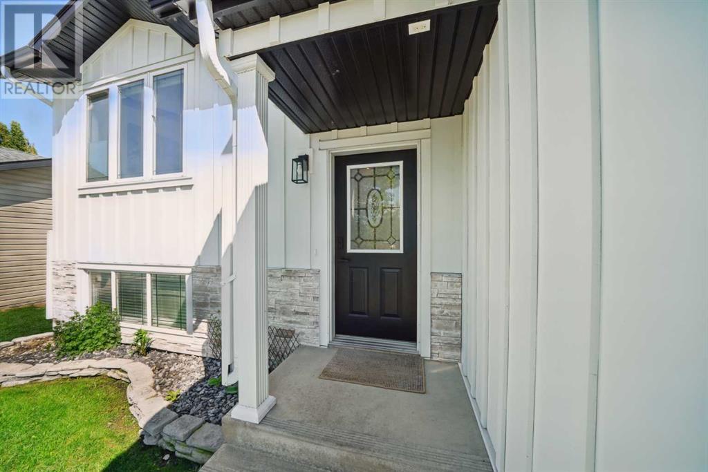111 Reichley Street, Red Deer, Alberta  T4P 3X8 - Photo 2 - A2226279