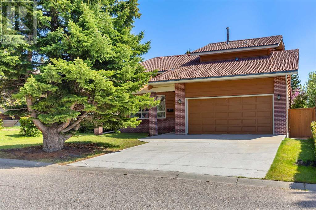 8 Edcath Mews Nw, Calgary, Alberta  T3A 3S7 - Photo 2 - A2224925