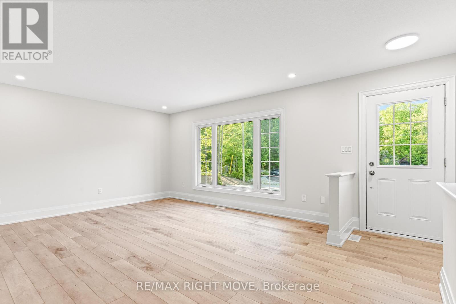 Property at 1 OJIBWAY COURT image 5