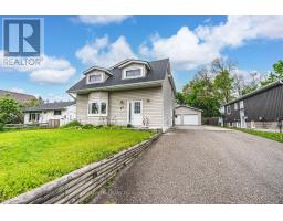 20 FERRIS LANE, Barrie, Ontario