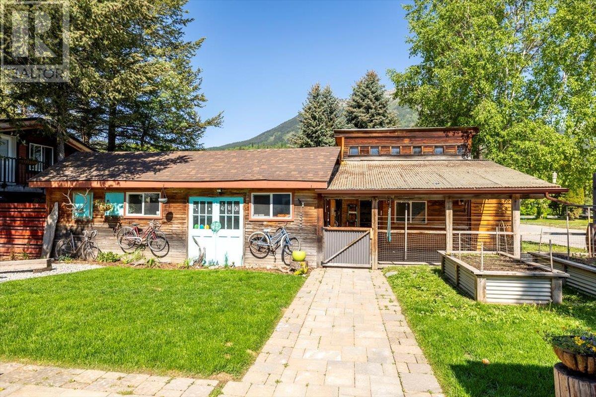 791 8th Avenue, Fernie, British Columbia  V0B 1M0 - Photo 4 - 10350185